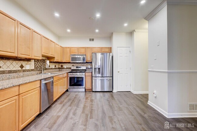 Building Photo - 100 Forest Dr