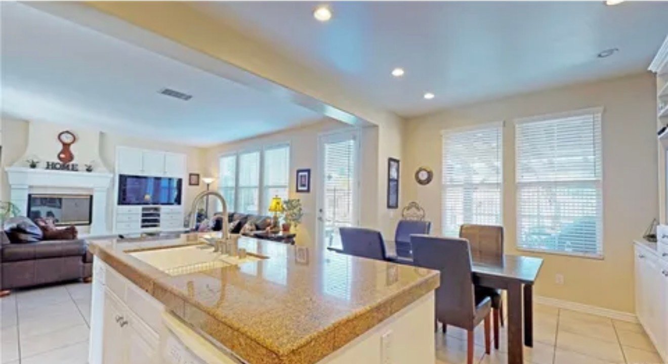 Building Photo - 26915 Augusta Pl