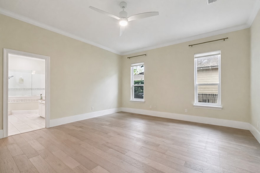 Building Photo - 1441 Place Vendome