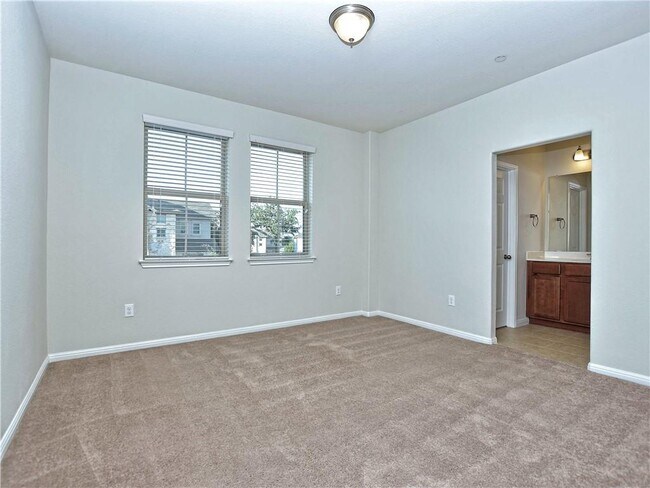 Building Photo - 3240 E Whitestone Blvd