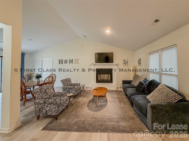 Building Photo - 5819 Woodrock Ct