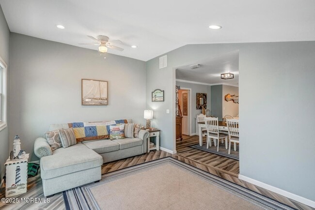 Building Photo - 28 S Los Angeles Dr