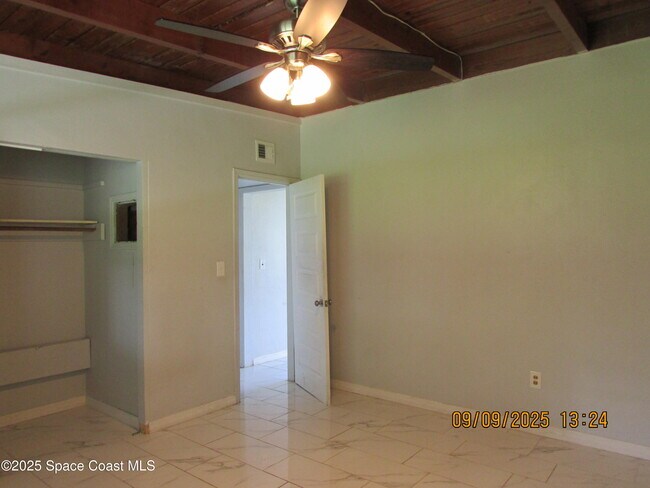 Building Photo - 1647 Dixie Way