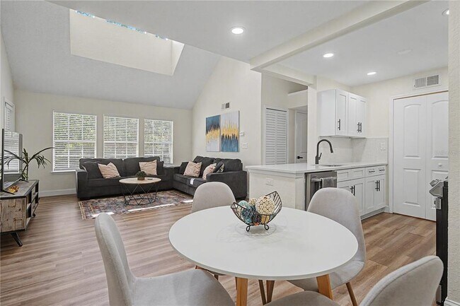 Building Photo - 3266 Haviland Ct