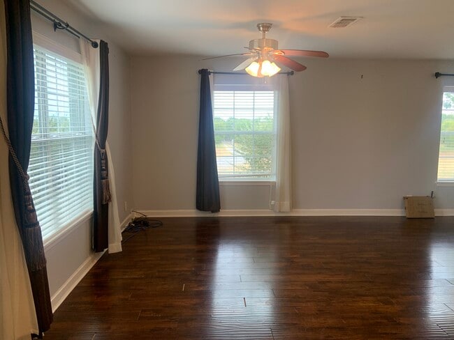 Building Photo - 8918 FM148