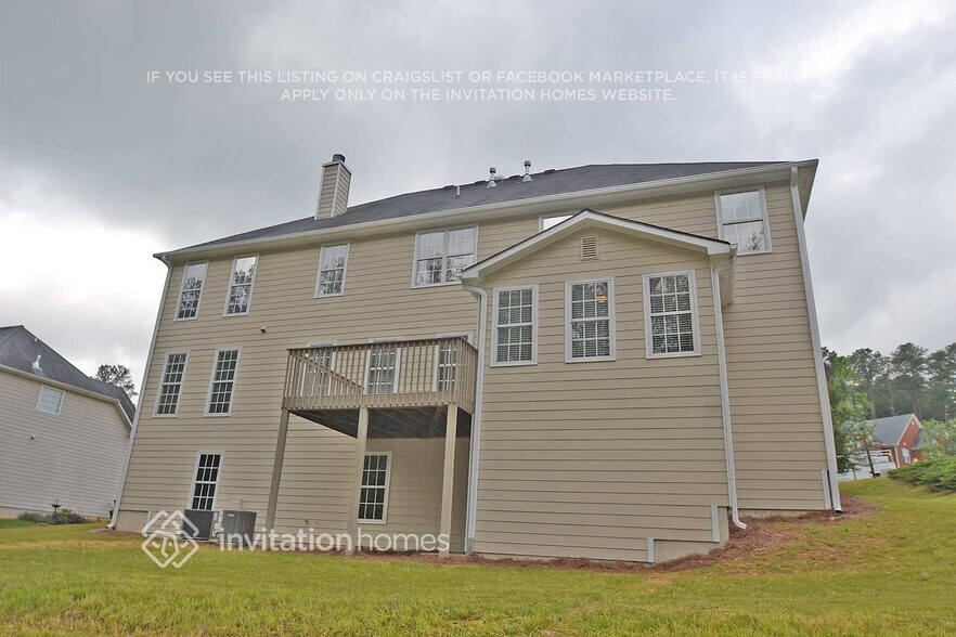 Building Photo - 6658 Point of Woods Dr