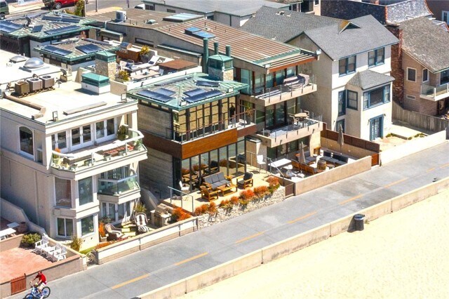 Building Photo - 3124 The Strand
