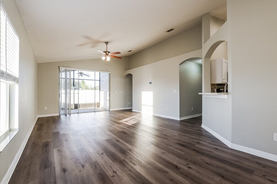 Building Photo - 2613 Deck Ave