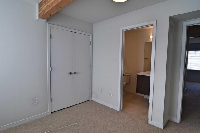 Building Photo - 1239 Tennyson St