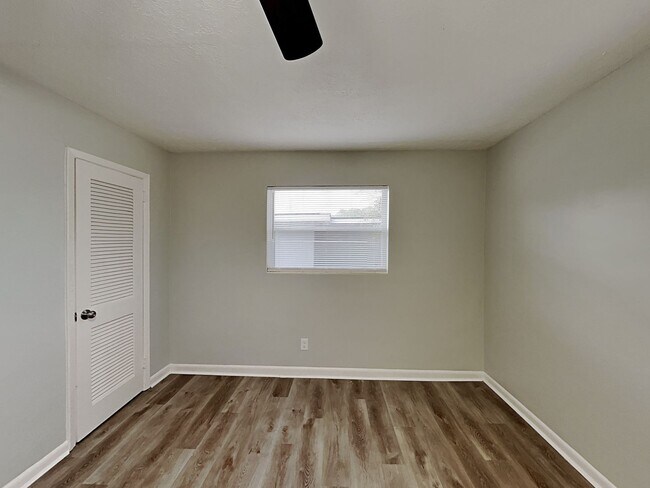 Building Photo - Updated 3 Bed, 2 Bath Home with Fenced Yard & Sunroom in Jacksonville, FL