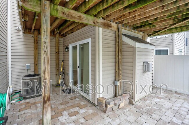 Building Photo - 8434 Stansbury Lake Dr