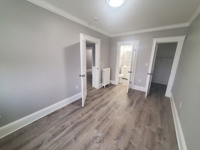 Building Photo - 738 Washington St