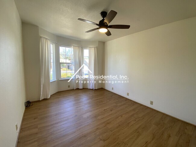 Building Photo - Spacious 3bd/2ba Auburn Home With Bonus Ro...