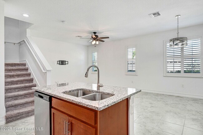 Building Photo - 1475 Isabella Dr