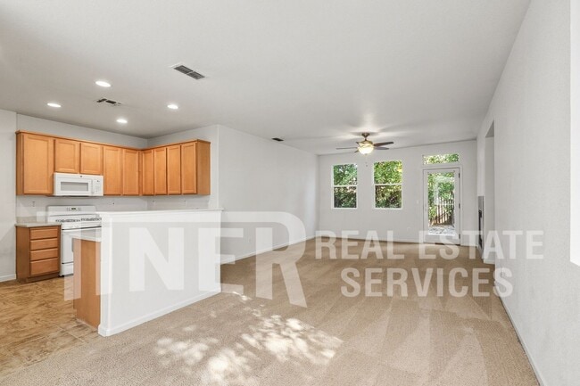 Building Photo - 7449 Thalia Ct