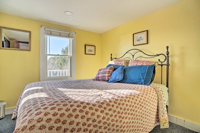 Building Photo - 343 Ocean St