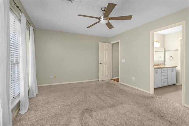 Building Photo - 16042 Glenbrook Knoll Ln
