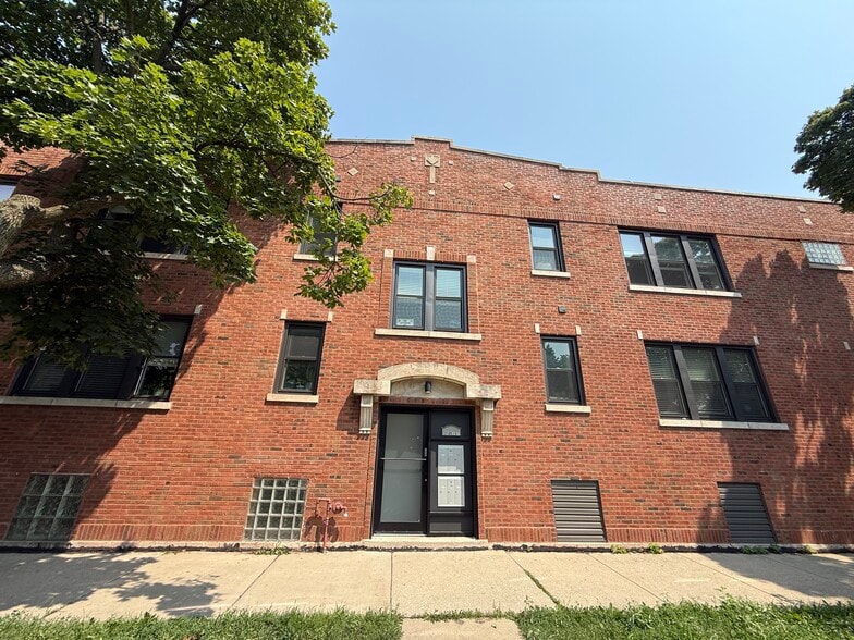 Primary Photo - 2105-07 N Lawndale Ave