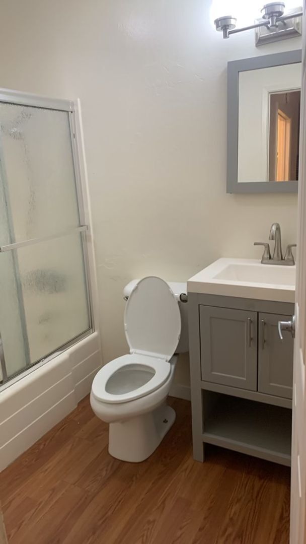 Building Photo - Ground Floor Studio at Peninsula Place