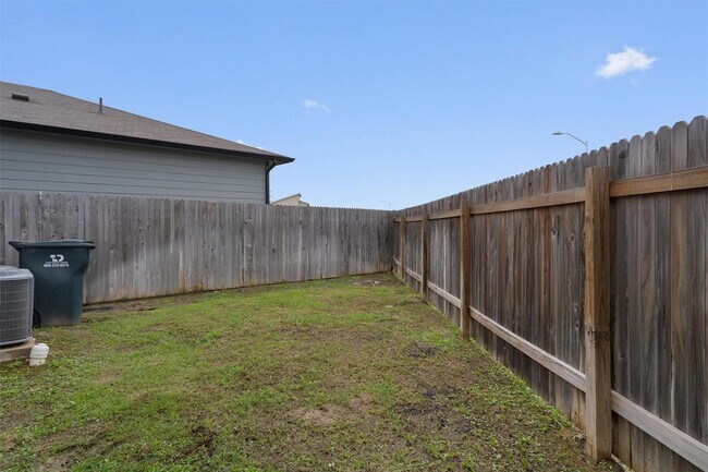 Building Photo - 214 New Hampton Wy