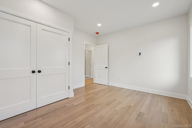 Building Photo - 400 Phillips Hill Rd