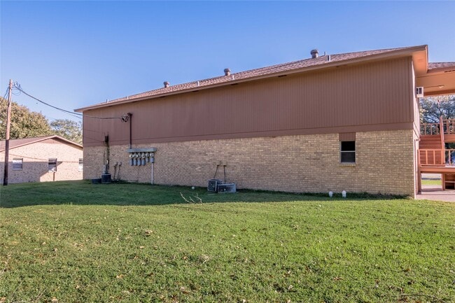 Building Photo - 120 McAdams Ln