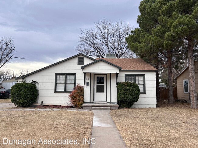 Primary Photo - 2 br, 1 bath House - 813 N Mesa St.