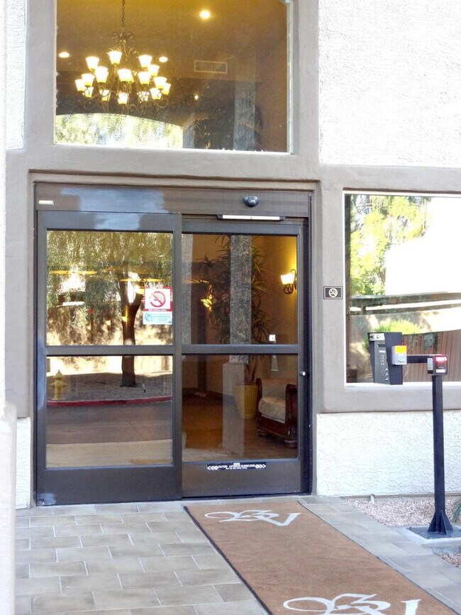 Building Photo - 14000 N 94th St