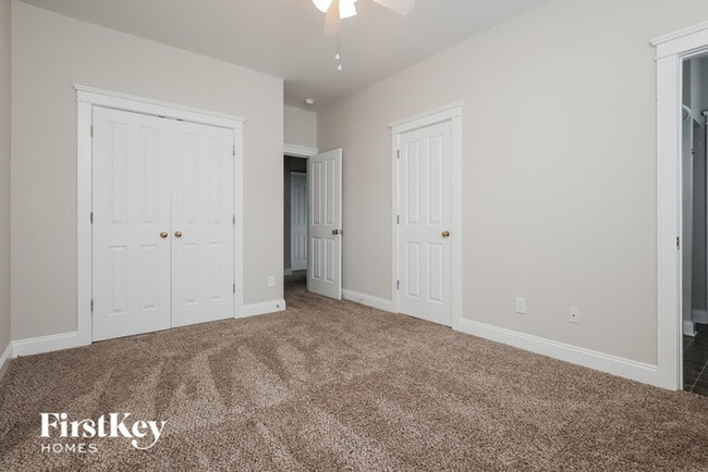 Building Photo - 228 Silverwood Ln