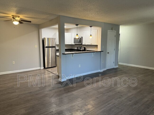 Building Photo - 3815 Swann Rd