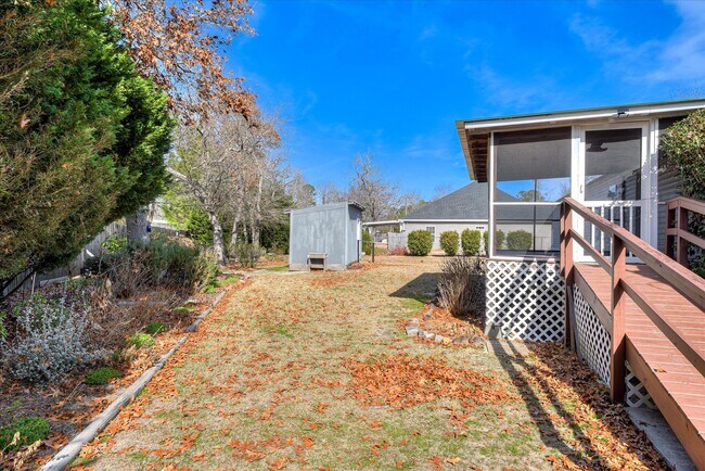 Building Photo - 892 W Five Notch Rd