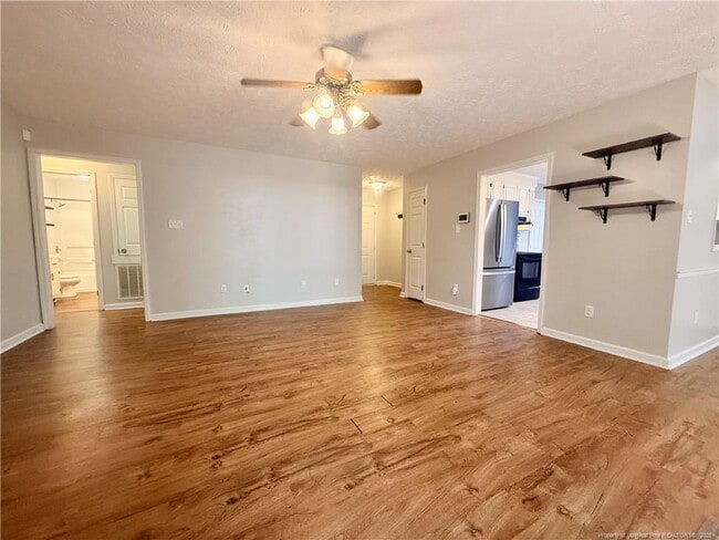 Building Photo - 146 Greentree Dr