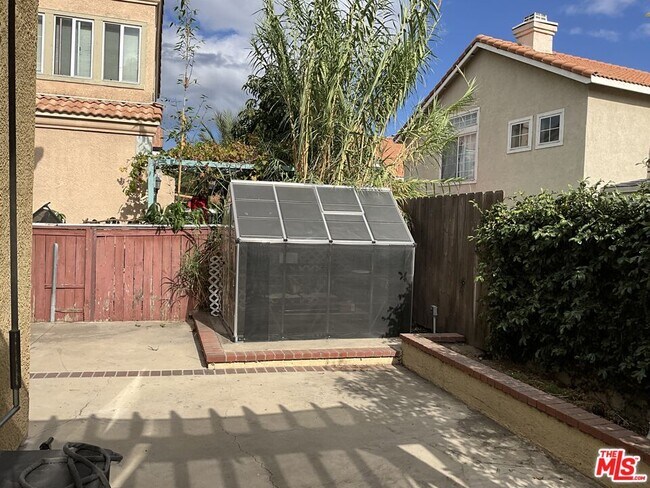 Building Photo - 8087 Tuscany St