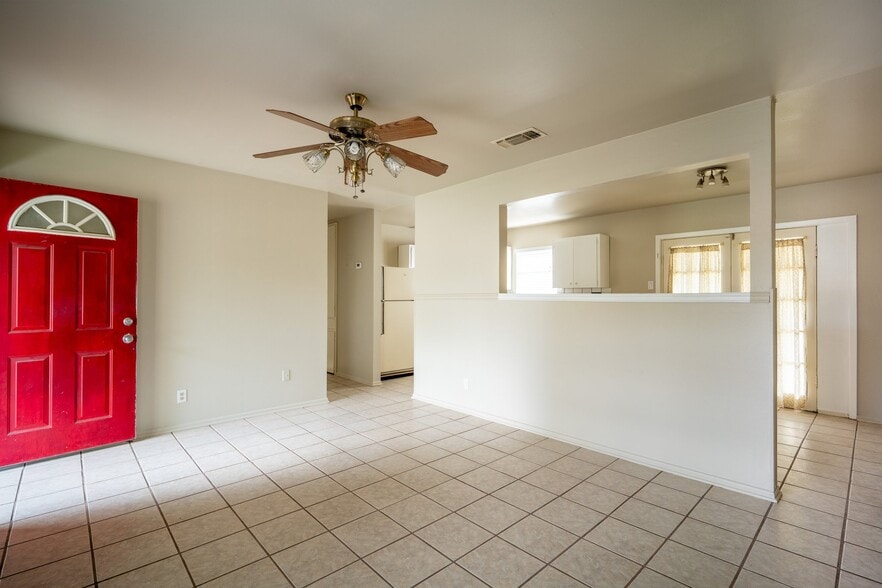 Building Photo - 10507 Mt Boracho Dr
