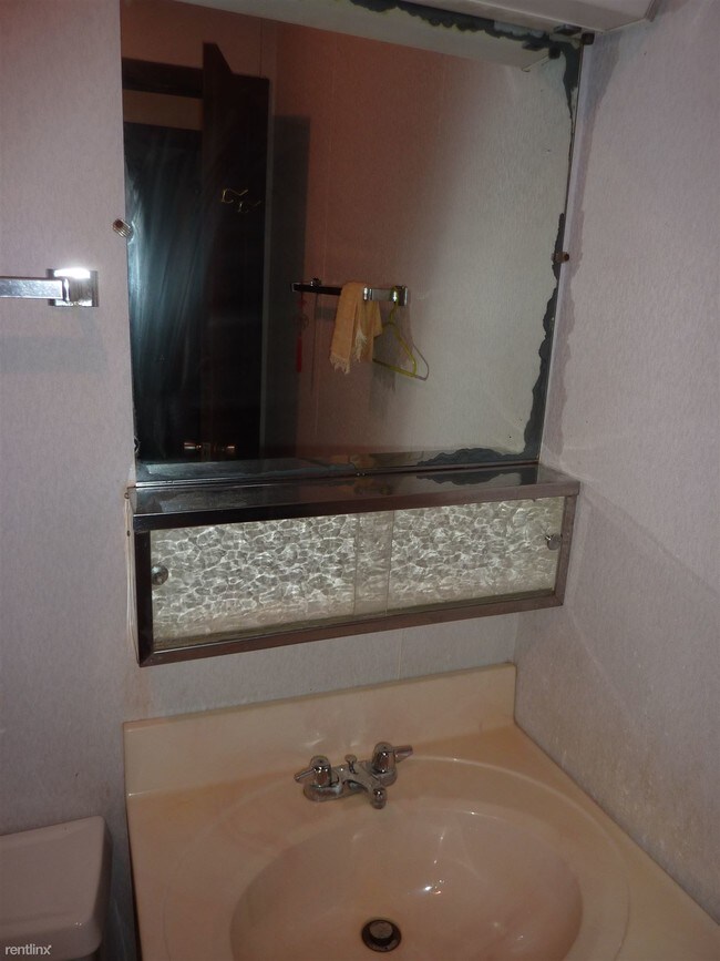 Building Photo - 1 br, 1 bath  - 315 N Neville St 2