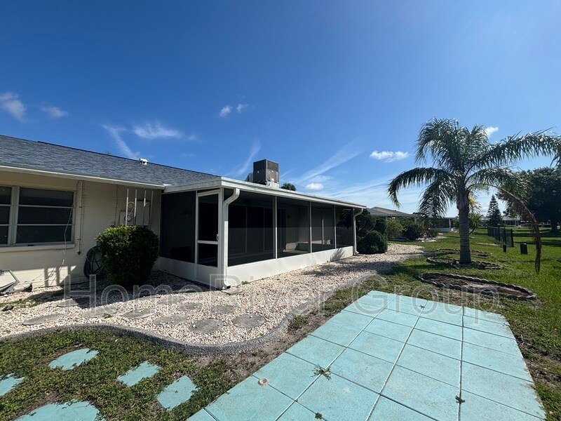 Building Photo - 1709 N Pebble Beach Blvd