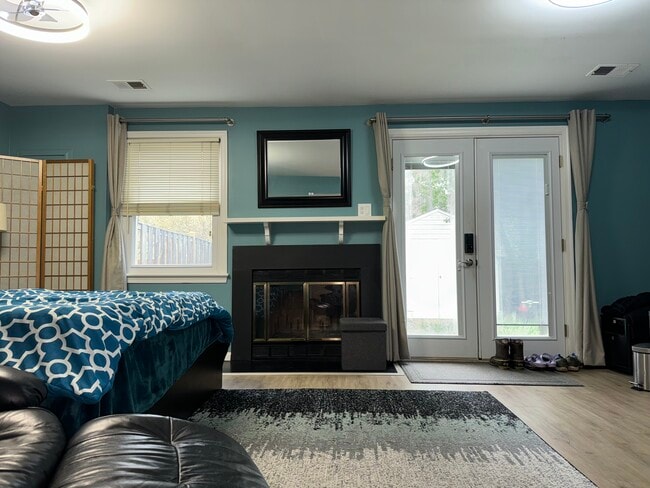 Building Photo - 7357 Crestleigh Cir