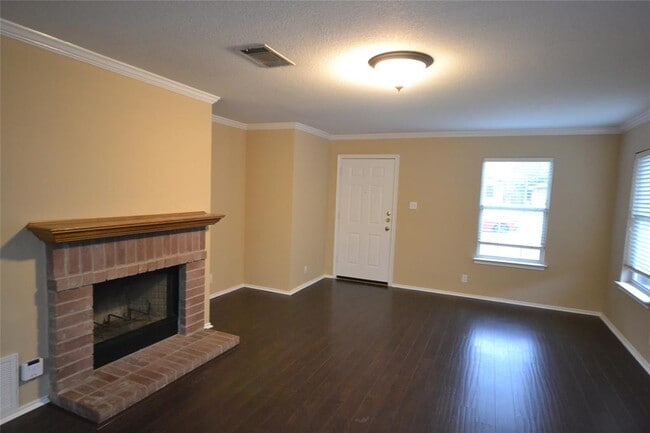 Building Photo - 2106 Hawksbury Way