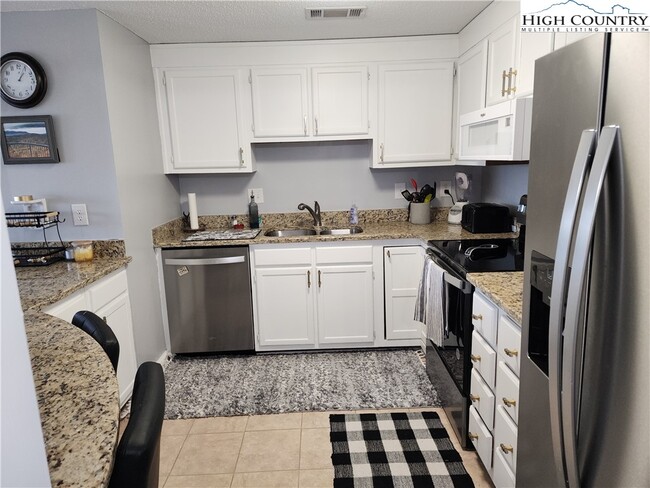 Building Photo - 303 Sugar Top Dr