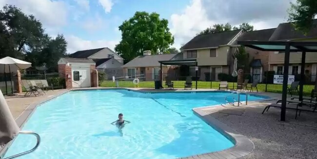 Pool Access - 6432 Bankside Dr