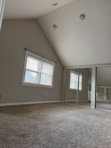 Main bedroom - 6219 SW 21st Ave