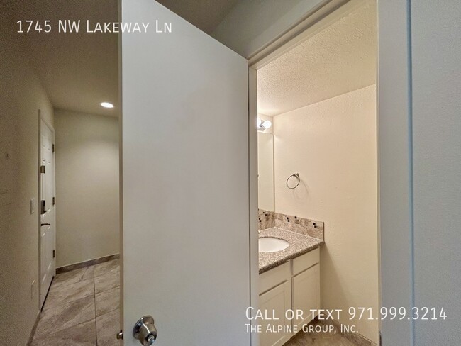 Building Photo - 1745 NW Lakeway Ln