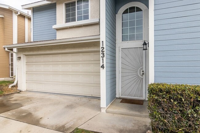 Building Photo - 12314 Willow Way