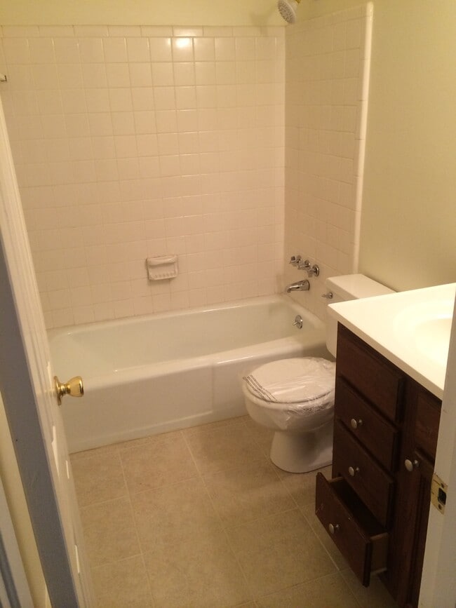 Building Photo - 15 Galphin Dr