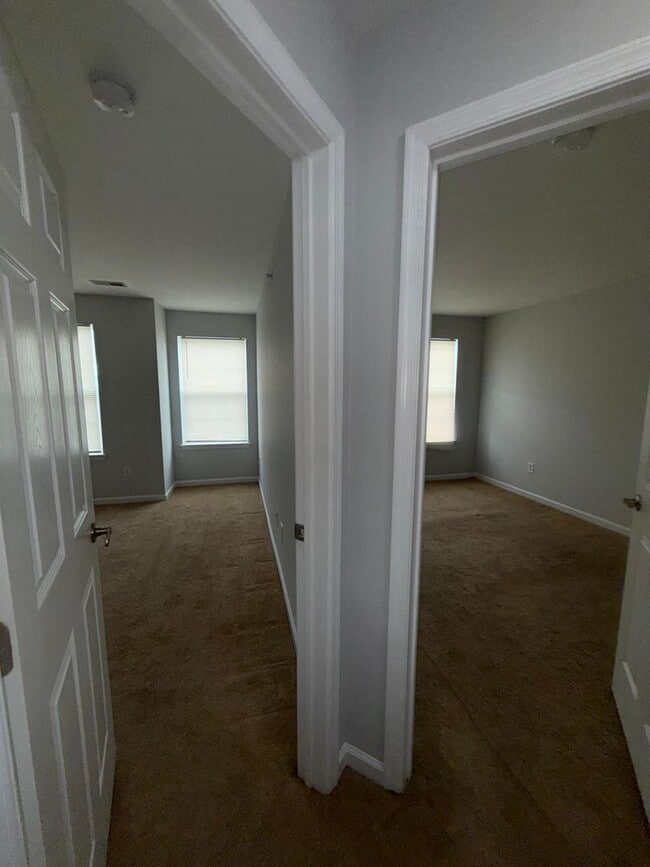 Building Photo - 7b Iron Works Way