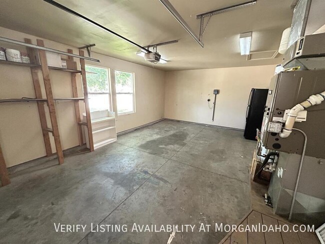 Building Photo - 8521 W Marigold St