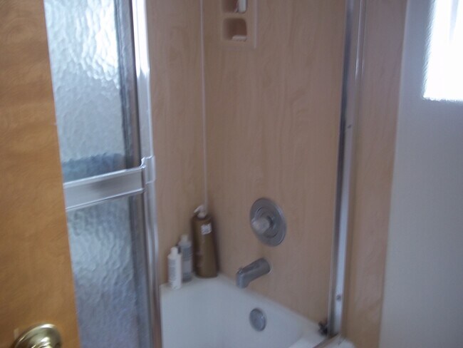 Building Photo - 2BR+1, 2BA, 2CG