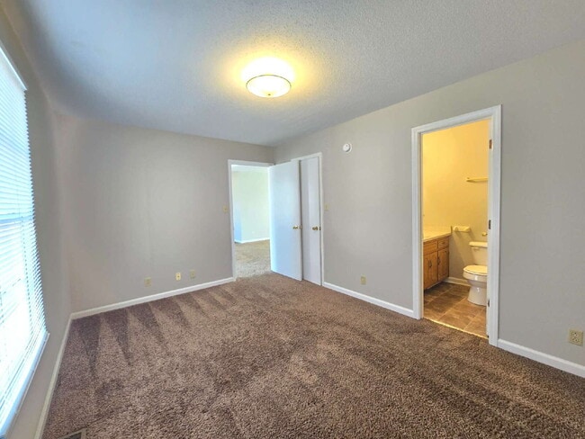 Building Photo - 746 Shelton Cir