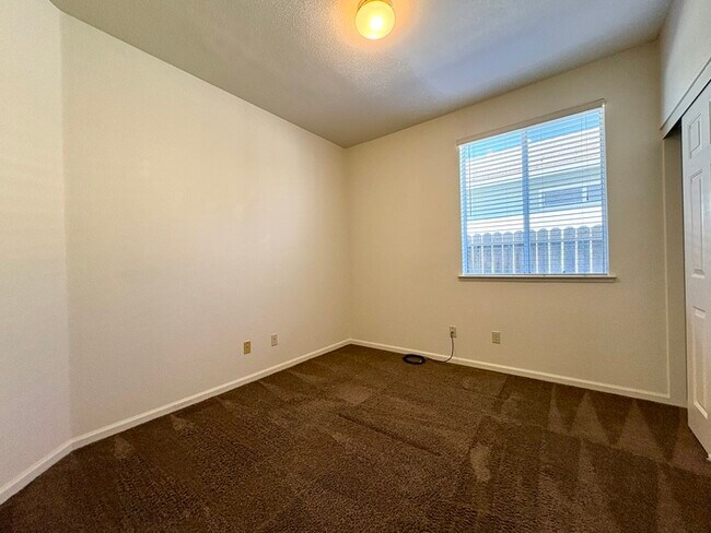Building Photo - Great 3 Bedroom 2 Bathroom Home for Rent i...
