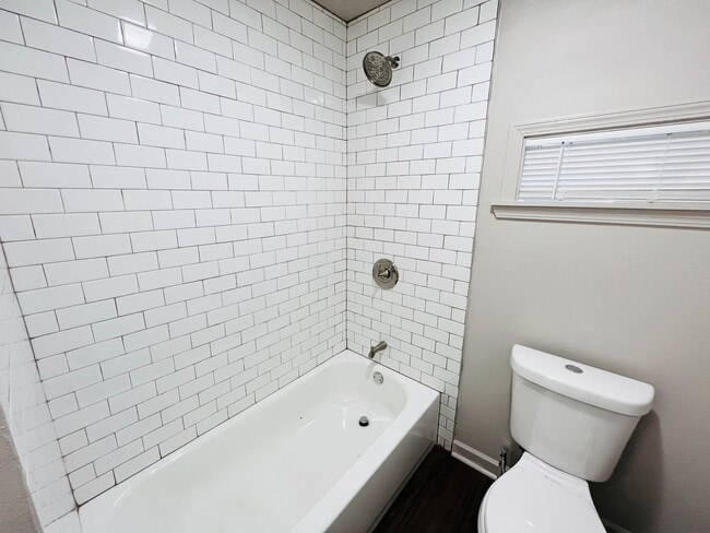 Building Photo - 3993 Lynn St